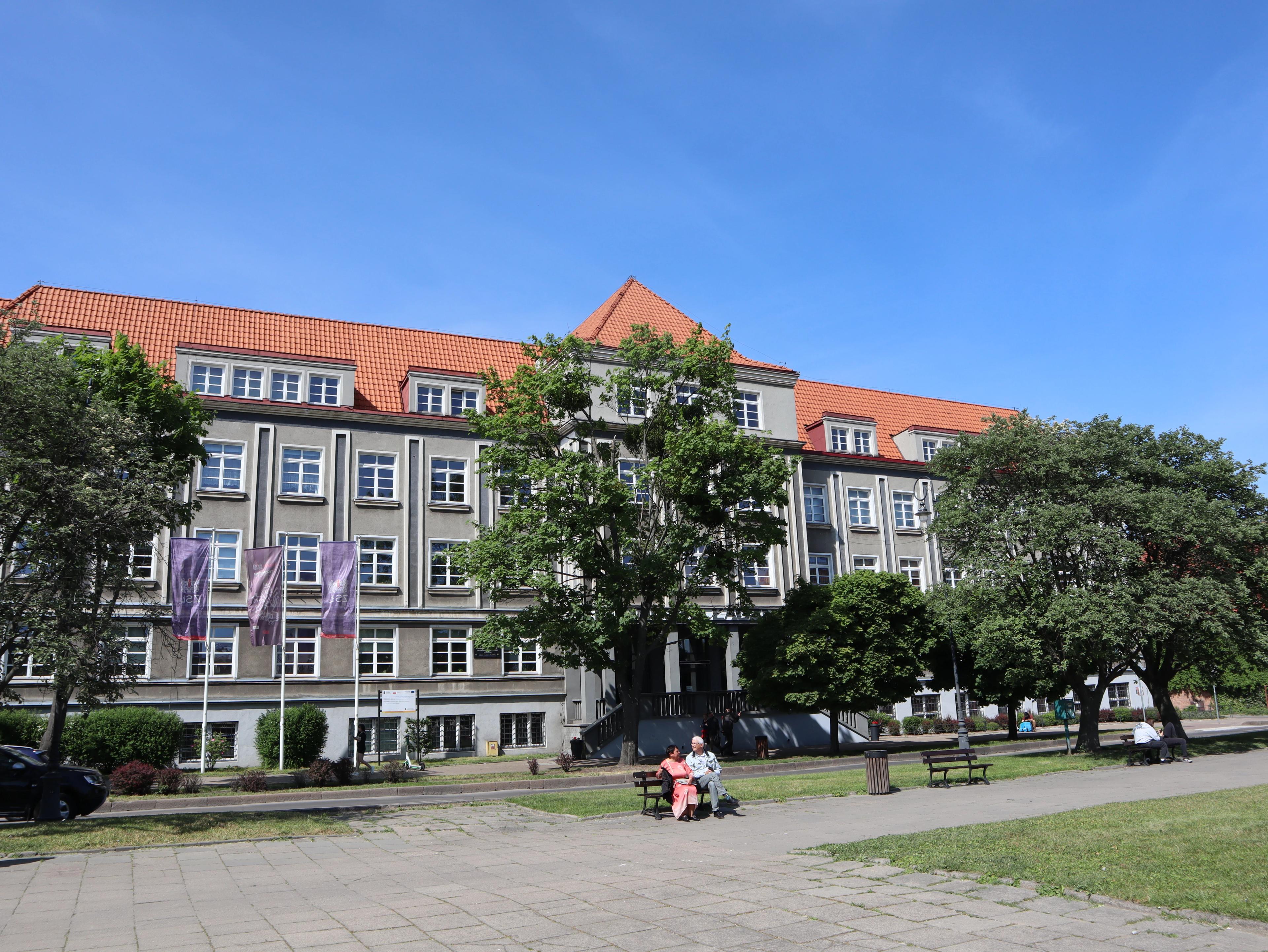 Front of the school Technical School No. 4