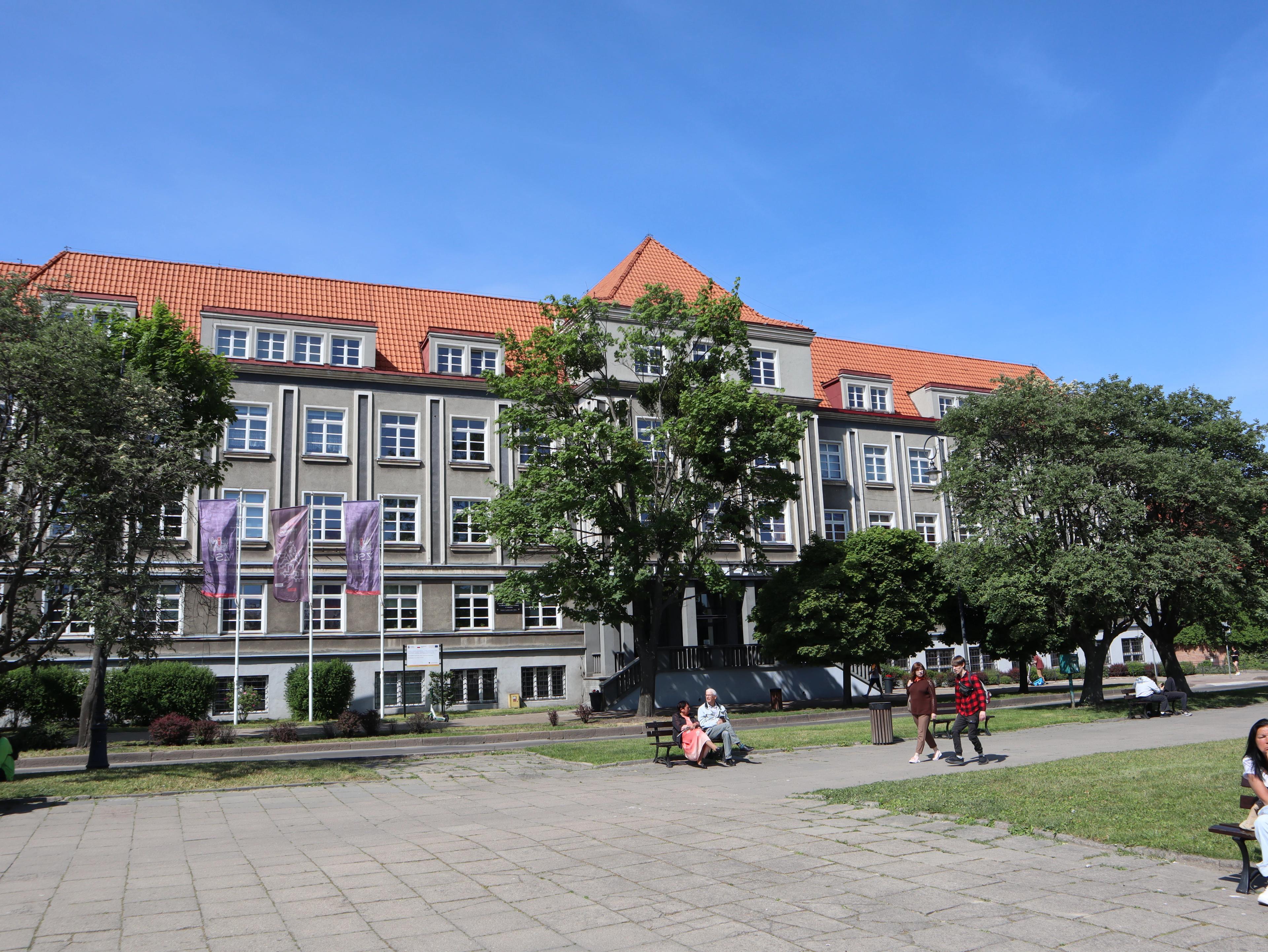 Front of the school Technical School No. 4