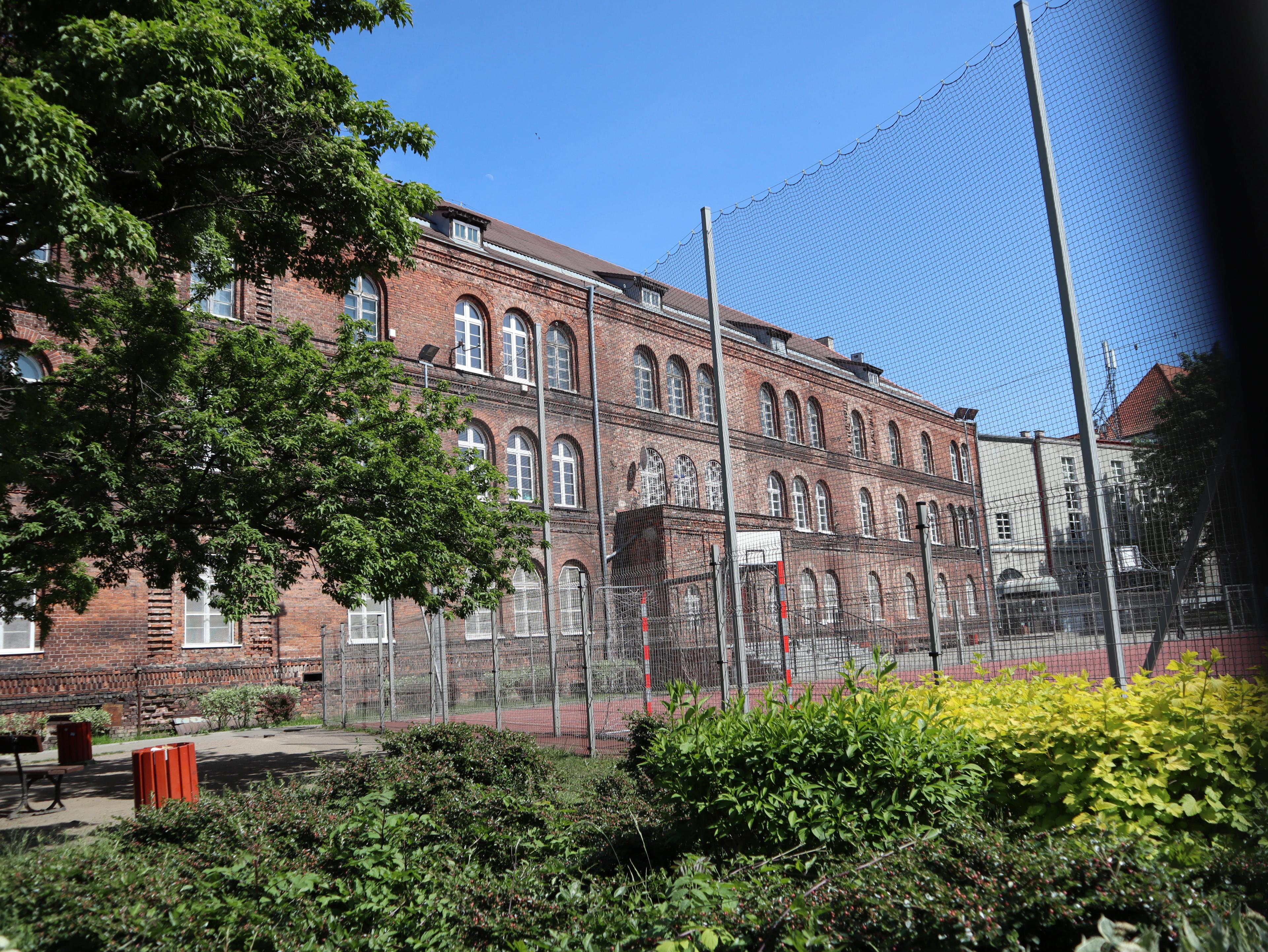 Side of the school Technical school No. 4 (building B)